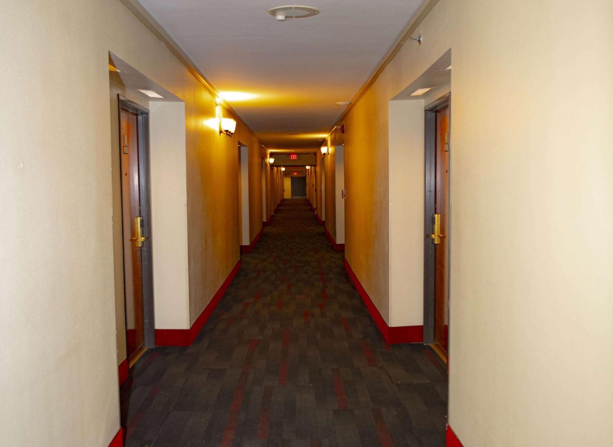 Ramada Plaza By Wyndham Garden Grove/Anaheim South Hotel Exterior photo